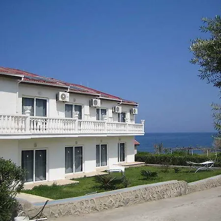 Mosquito Beach Club Hotel 2*
