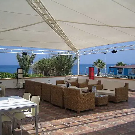 Mosquito Beach Club 2*